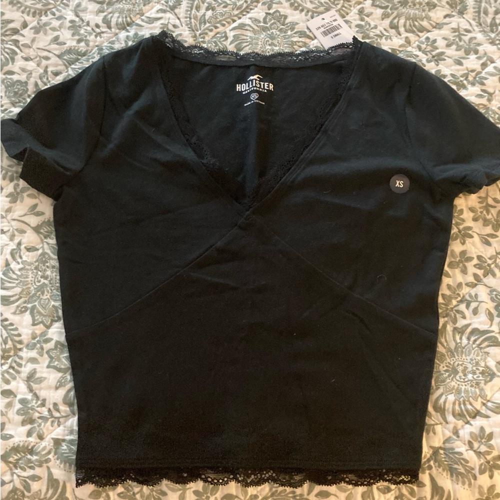 Hollister Pair of Crop Tops (Bundle) - NWT